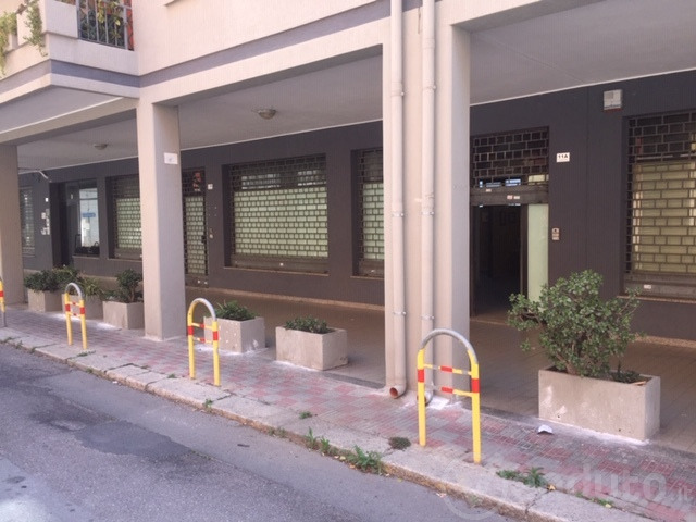 Cagliari centro Locale commerciale di 200mq fronte strada - 4/5
